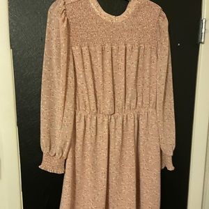 Pink long sleeve flowey dress. Thigh length